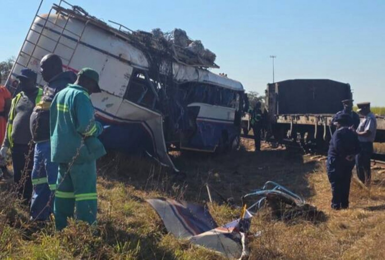Zimbabwe : Neuf morts dans une collision entre un train de marchandises et un autocar