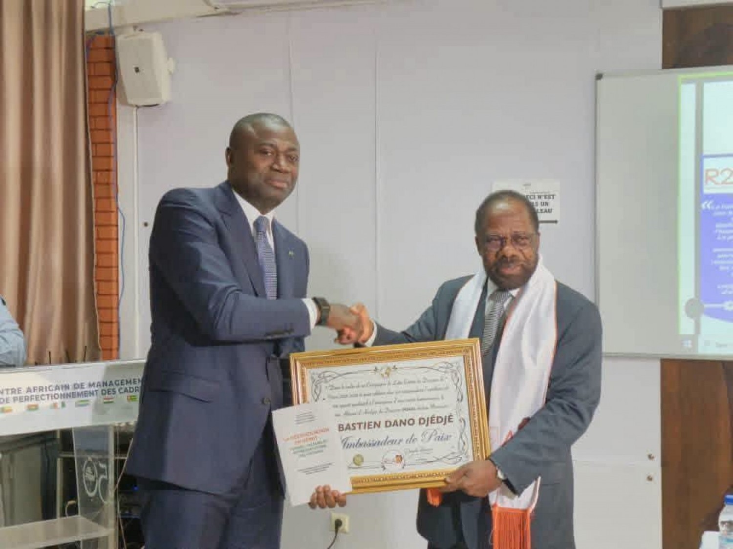 Côte d'Ivoire : L'ex-Ministre Dano Djédjé cadre PPA-CI  élevé au rang d'Ambassadeur de Paix