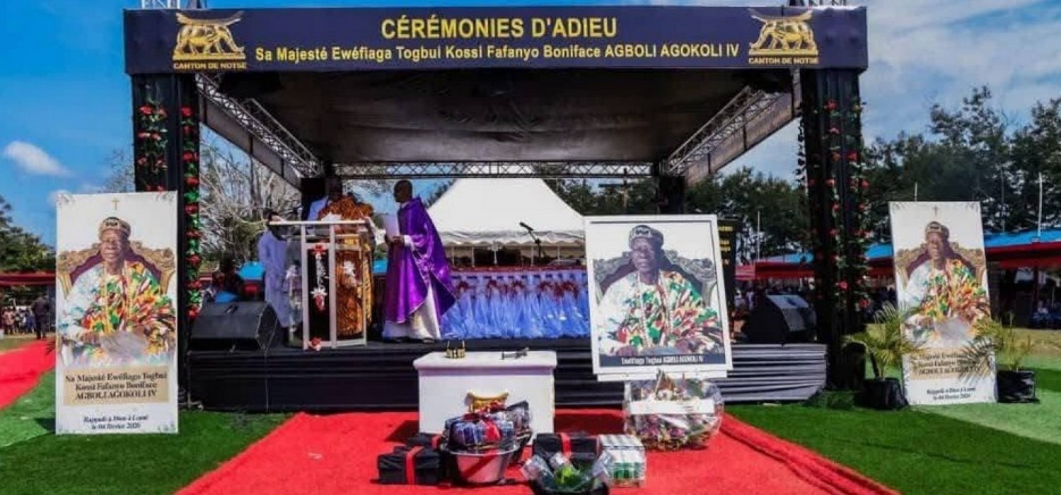 Togo :  Ultimes adieux et inhumation du roi des Ewé, Ewéfiaga Togbui Agokoli IV à Notsè