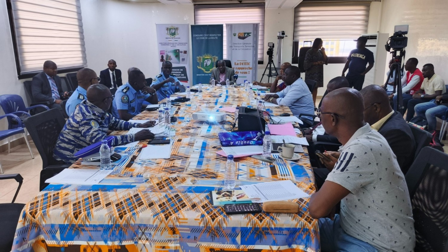 Côte d'Ivoire : Infractions routières, 34 chauffeurs sanctionnés par  la Commission de retrait du permis de conduire