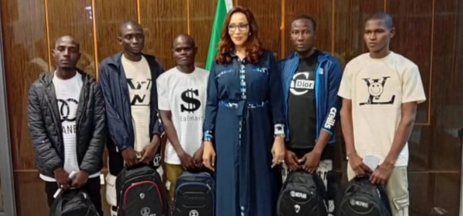 Nigeria :  Retour de cinq nigérians libérés de prison en Côte d'Ivoire, le sixième décédé