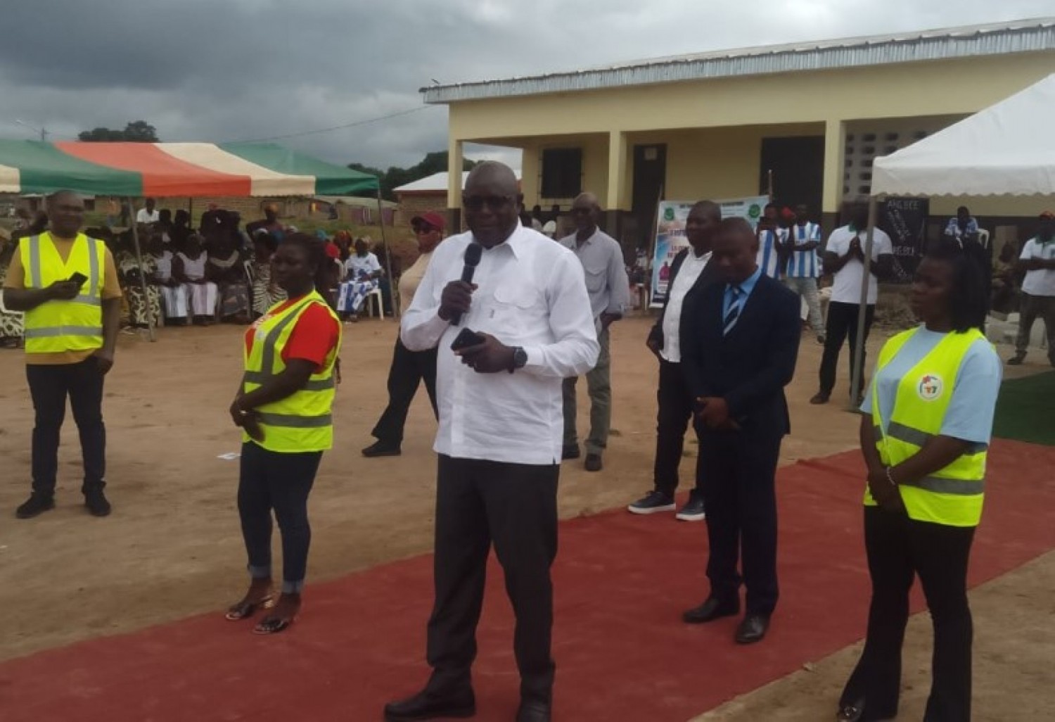 Côte d'Ivoire : RHDP, un Député sous le coup des sanctions tente de calmer le jeu face aux militants de sa circonscription