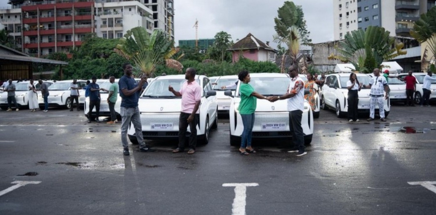 Côte d'Ivoire : 100 VTC électriques mis en circulation, une flotte de 750 véhicules propres attendus d'ici fin 2026