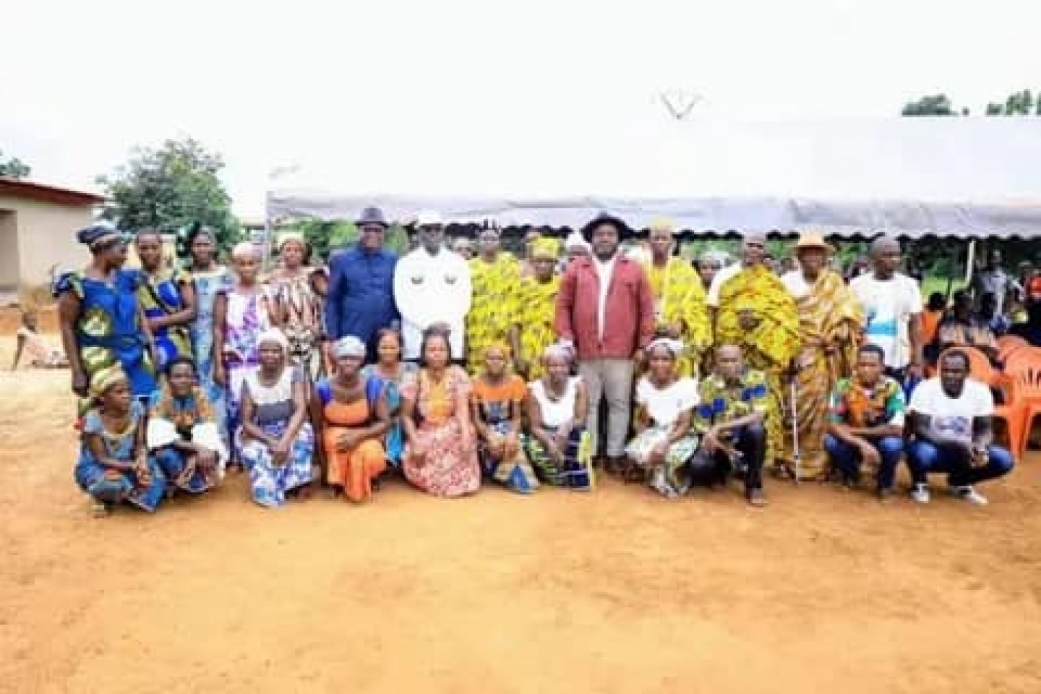 Côte d'Ivoire : À Sakassou, Yves Toto remet les ouvrages du Conseil régional du Gbêkê et réaffirme la vision d'Assahoré pour un développement inclusif