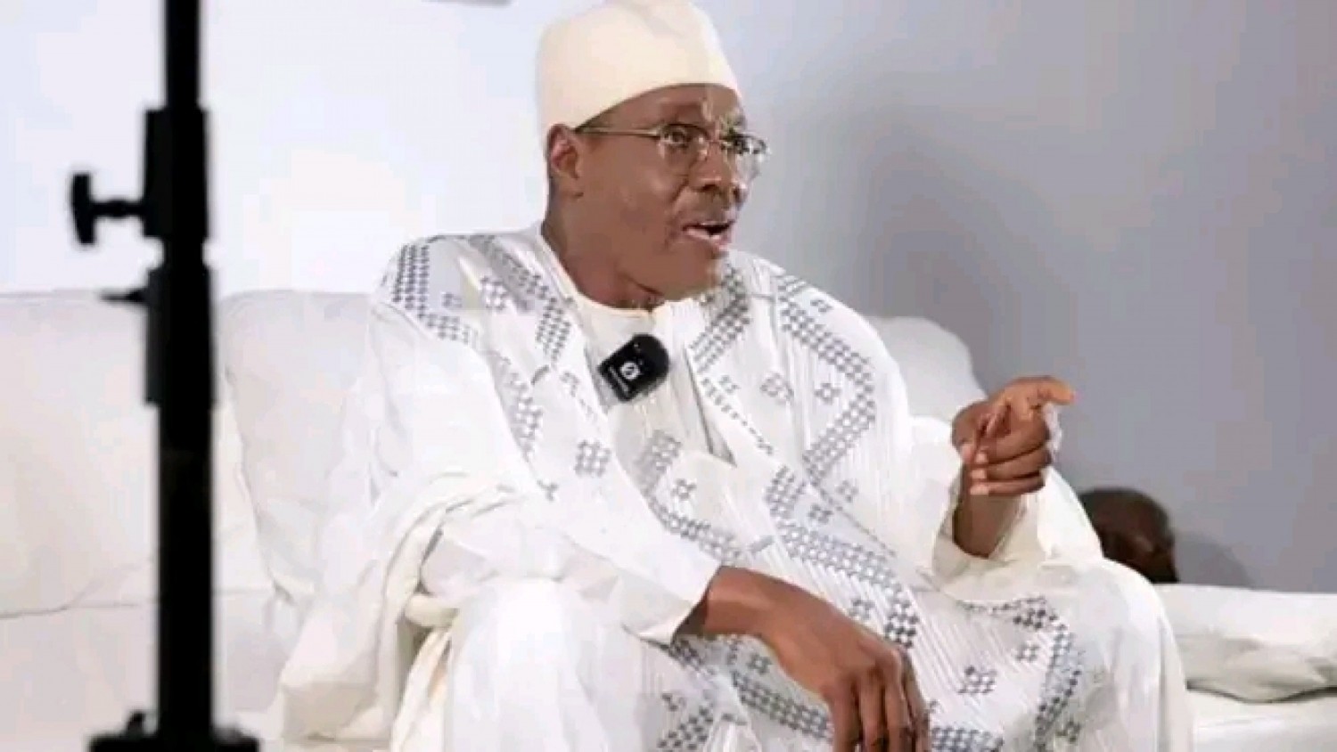 Cameroun : Issa Tchiroma Bakary appelle l'armée à le « récupérer » depuis son exil en Gambie