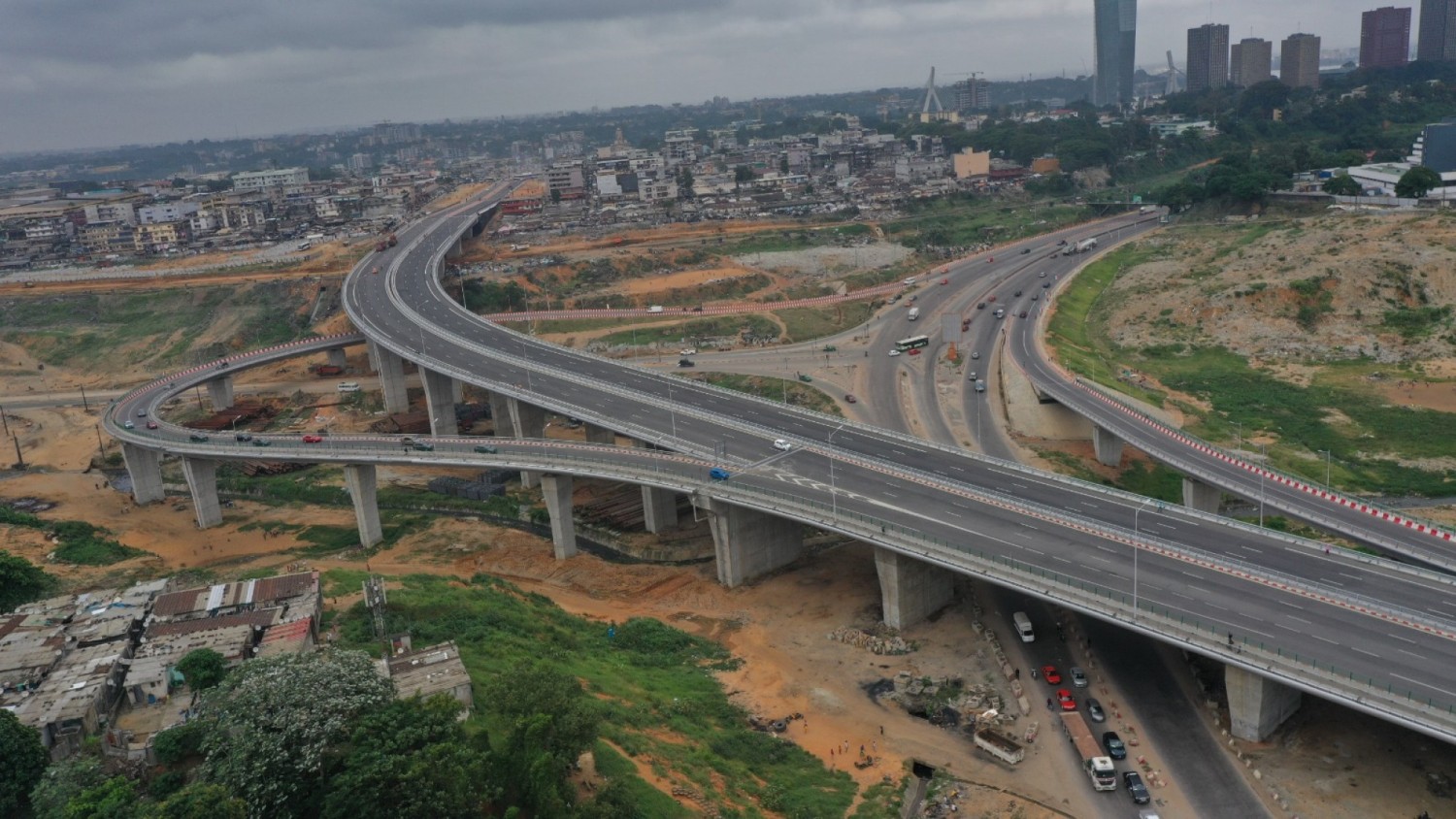 Côte d'Ivoire : 4ᵉ Pont d'Abidjan, le gouvernement lance l'opération d'indemnisation des populations impactées d'Adjamé