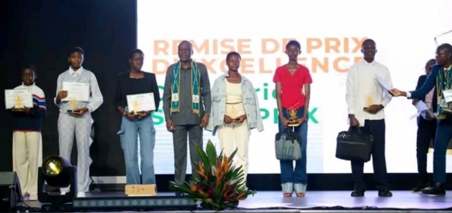 Côte d'Ivoire : À Bouaké, Amadou Koné place le mérite au cœur de l'école en récompensant plusieurs apprenants