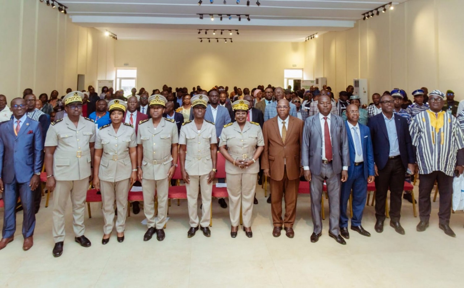 Côte d'Ivoire :Transformation numérique, la SNDI forme 192 fonctionnaires du Hambol à l'informatique et à l'IA pour accélérer la digitalisation de l'administration