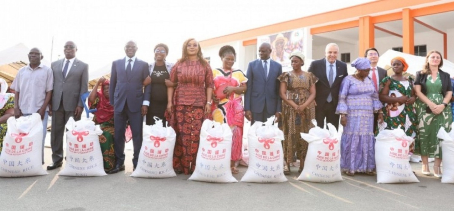 Côte d'Ivoire : Indépendance 2026, le Gouvernement offre des vivres et une aide financière à 1 000 familles vulnérables de Yopougon
