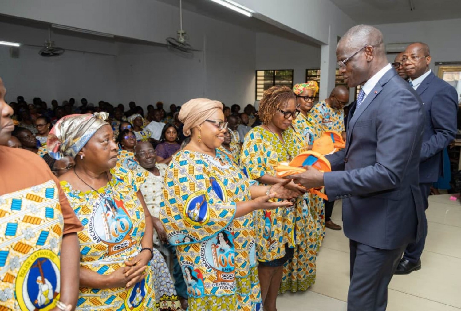 Côte d'Ivoire : Remise de kits de voyage aux pèlerins catholiques ivoiriens en prélude à leur départ pour la France