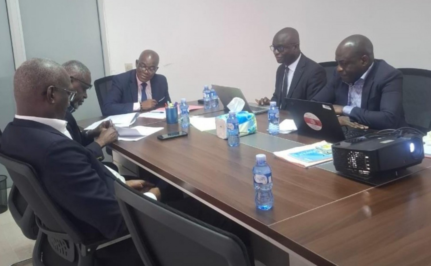 Côte d'Ivoire : Mobilité électrique : l'État accélère le déploiement du projet FEM 11042