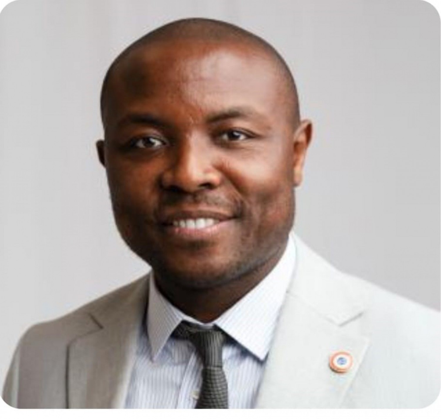 Cameroun : Le régime Biya va-t-il enfin ouvrir ses portes à la jeunesse ? Le cas Franck Yonboué