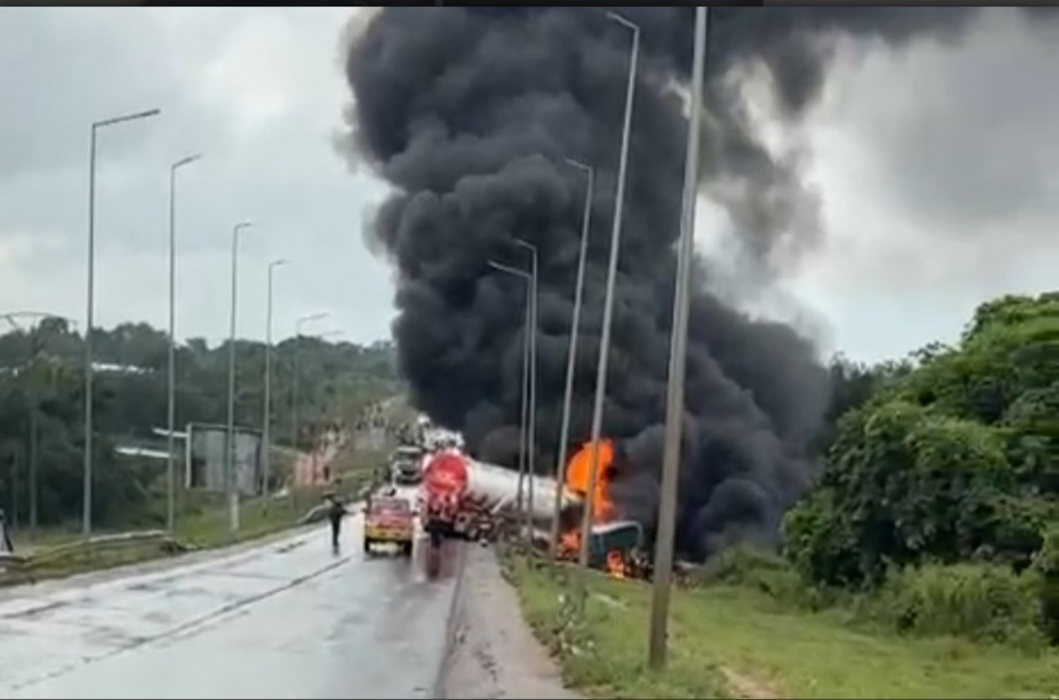 Côte d'Ivoire : Une collision entre deux camions fait 02 morts calcinés dans le Hambol