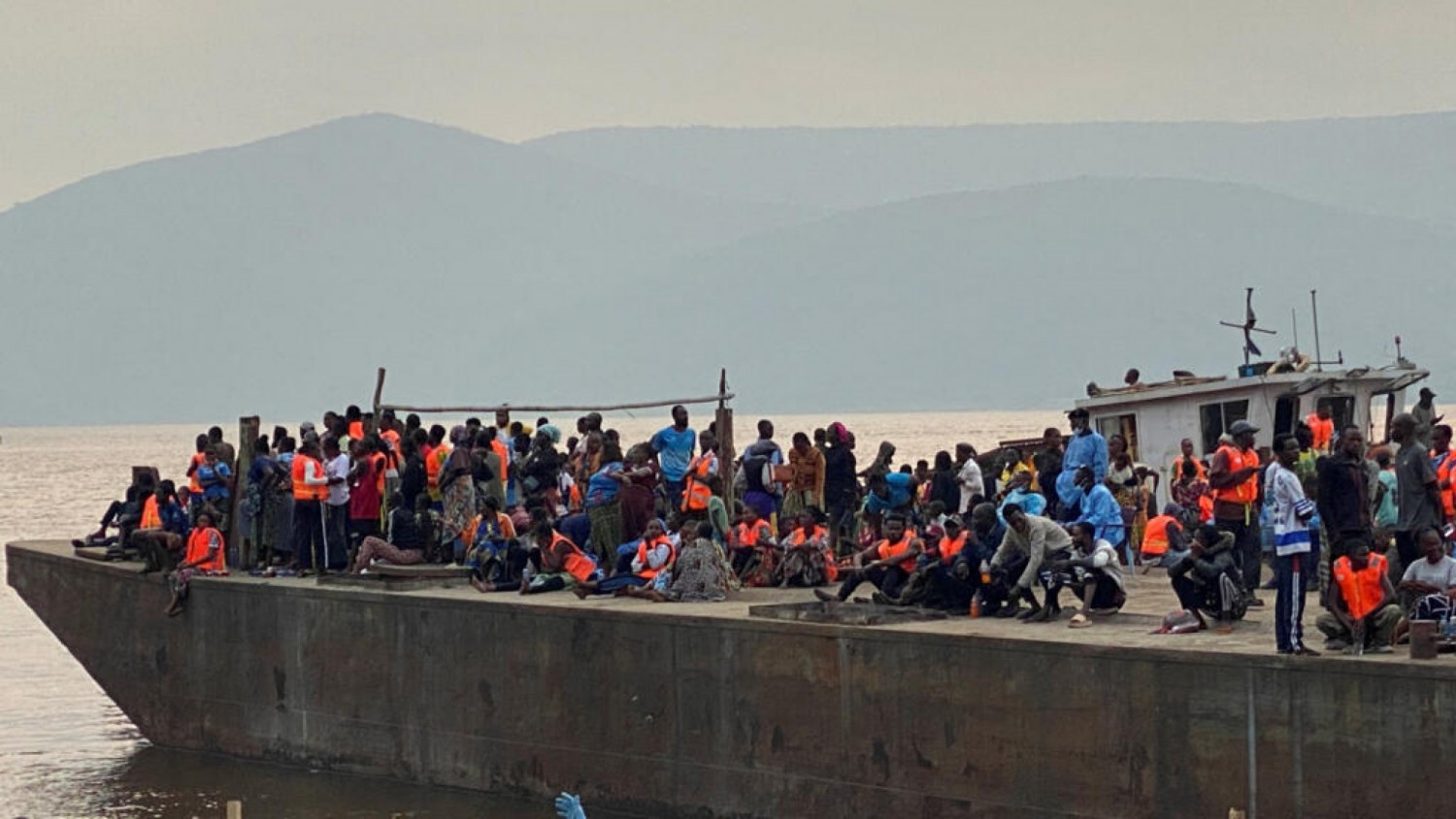 RDC : Le bateau suspecté d'être lié à Ebola libéré, la surveillance renforcée