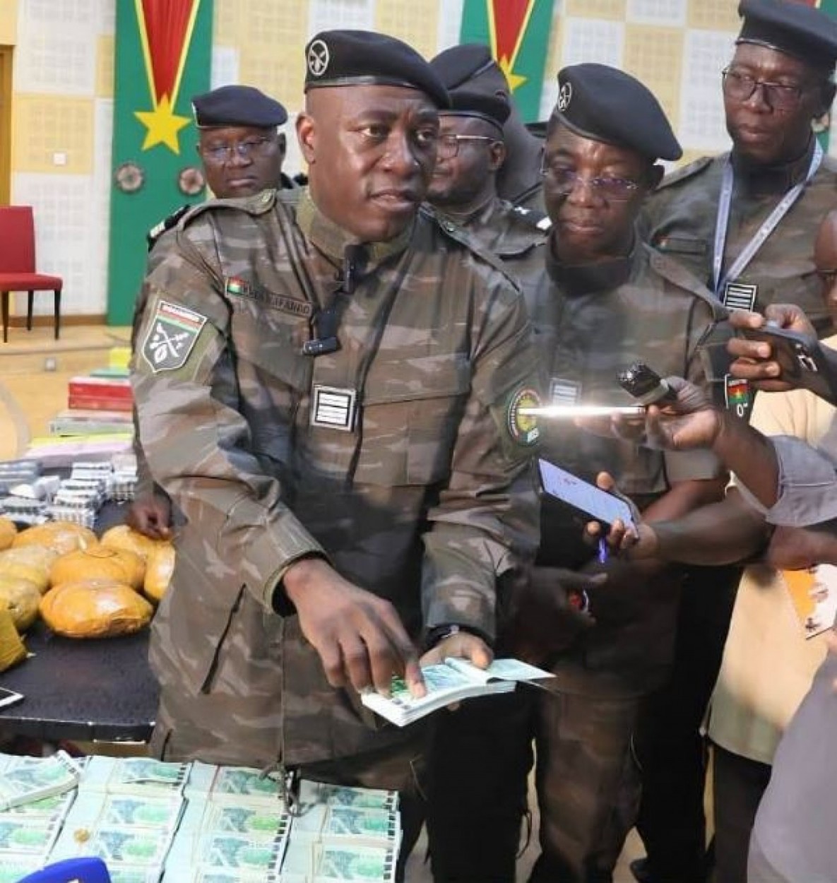Burkina Faso : 60 millions FCFA en faux billets et de la drogue saisis par la douane