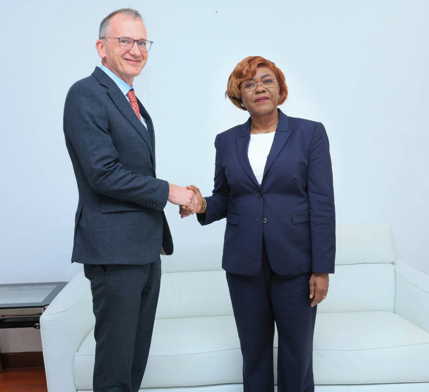 Côte d'Ivoire-Angleterre : Abidjan et Londres examinent leur coopération en mettant l'accent sur les perspectives de son renforcement et de sa diversification