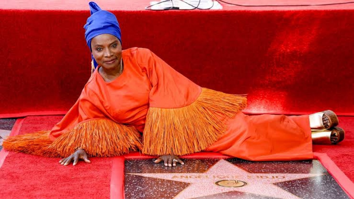 Bénin : Angélique Kidjo, première chanteuse africaine à avoir son étoile sur le Walk of Fame à Hollywood