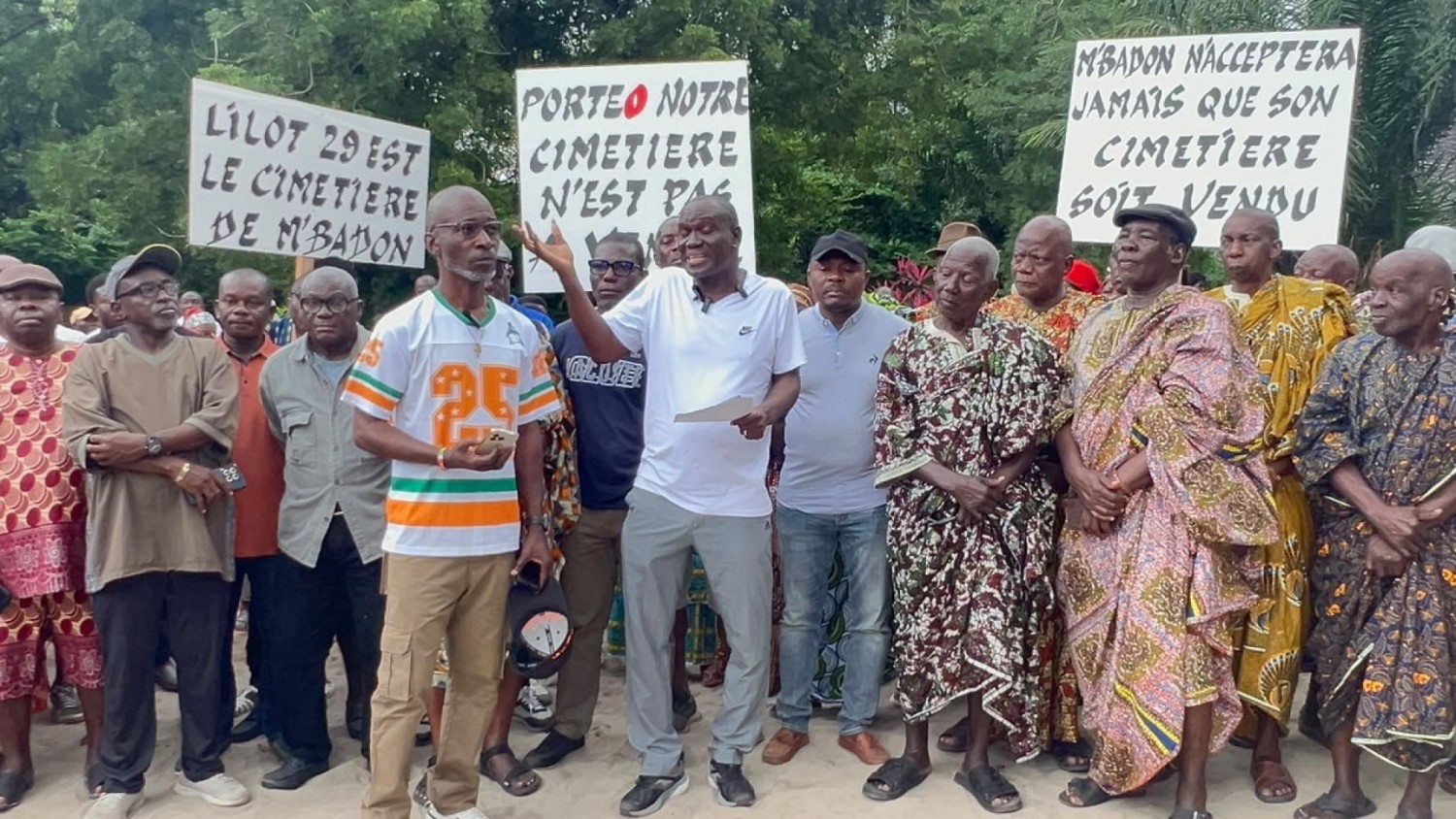 Côte d'Ivoire : M'Badon, 7 275 m² du cimetière coutumier au cœur d'un bras de fer foncier
