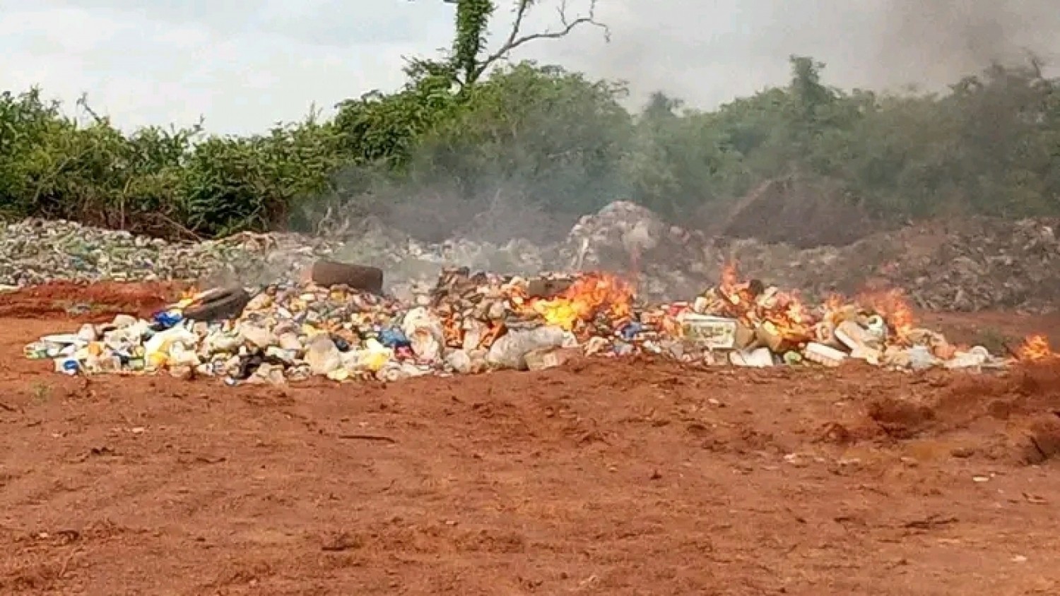Côte d'Ivoire : Ferké, 14 tonnes de poison alimentaire réduites en cendres !