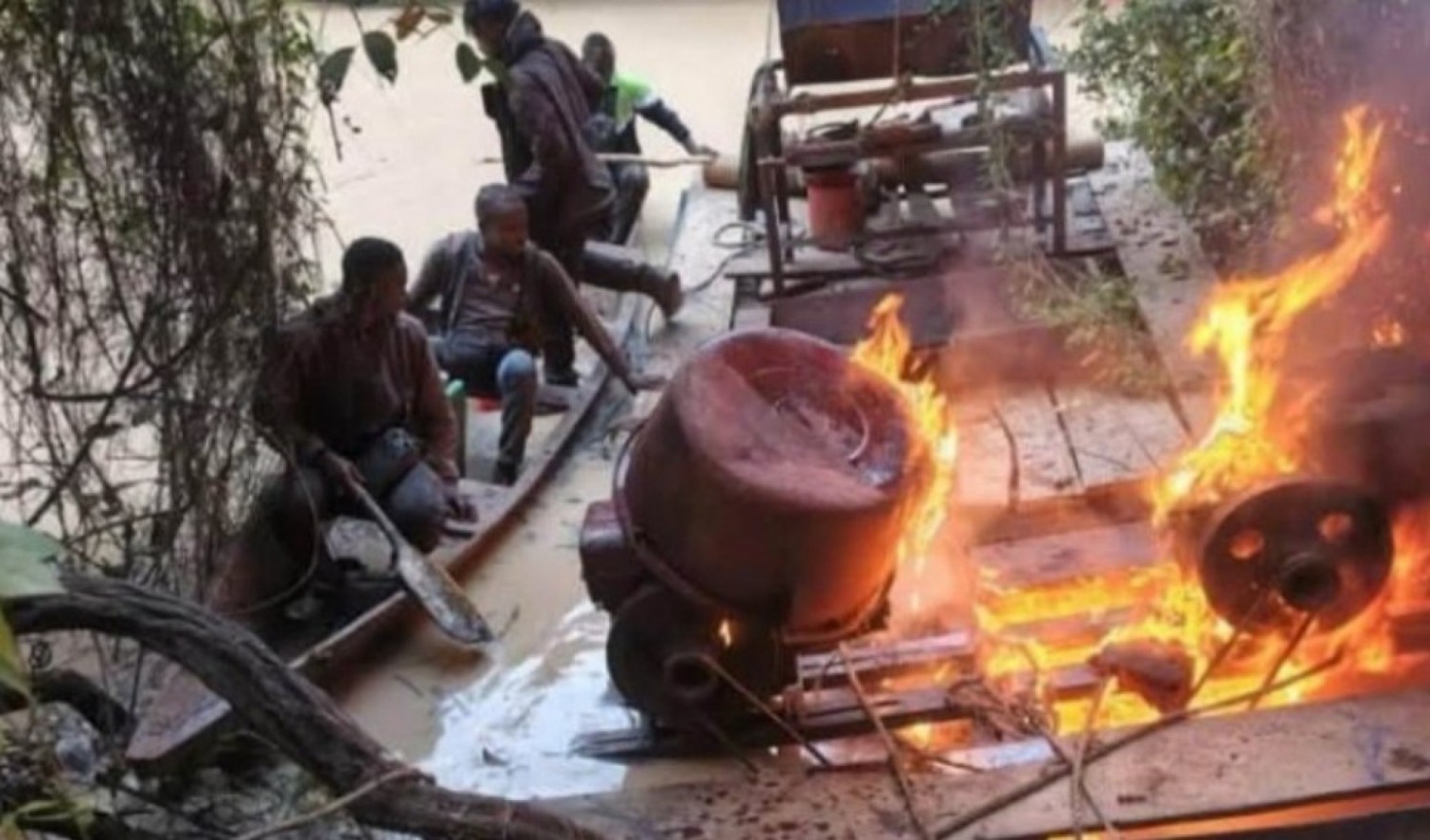 Côte d'Ivoire : Opération conjointe de la Gendarmerie et des Ministères Eaux et Forêts, Mines contre l'orpaillage illégal dans 12 régions, des interpellations, le Procureur saisi
