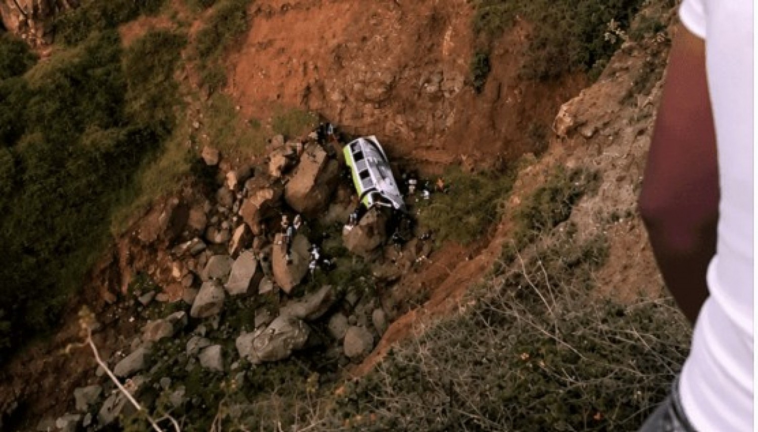 Cap-Vert : 25 morts dans la chute d'un bus lors d'une sortie