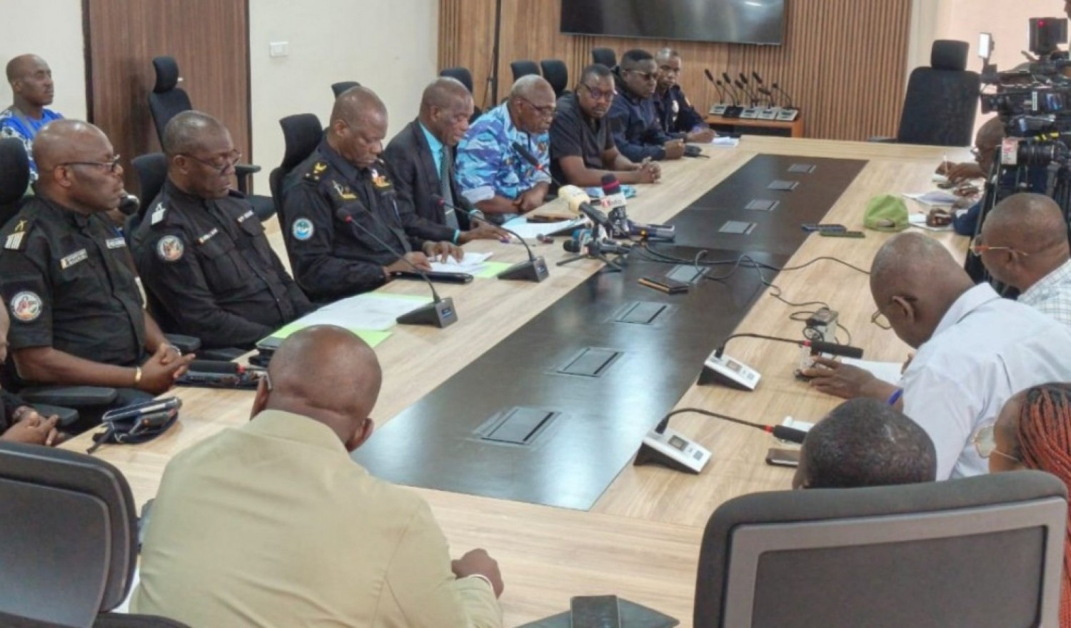 Côte d'Ivoire : Bouaké, Amadou Koné déclare la guerre totale, 462 motos saisies et 22 fumoirs détruits en moins d'une journée