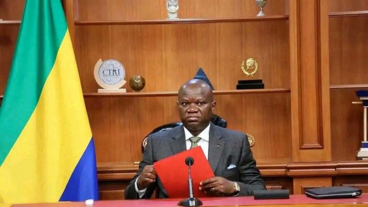 Gabon : Oligui Nguema menace Airtel et Canal+ de retirer leurs terrains