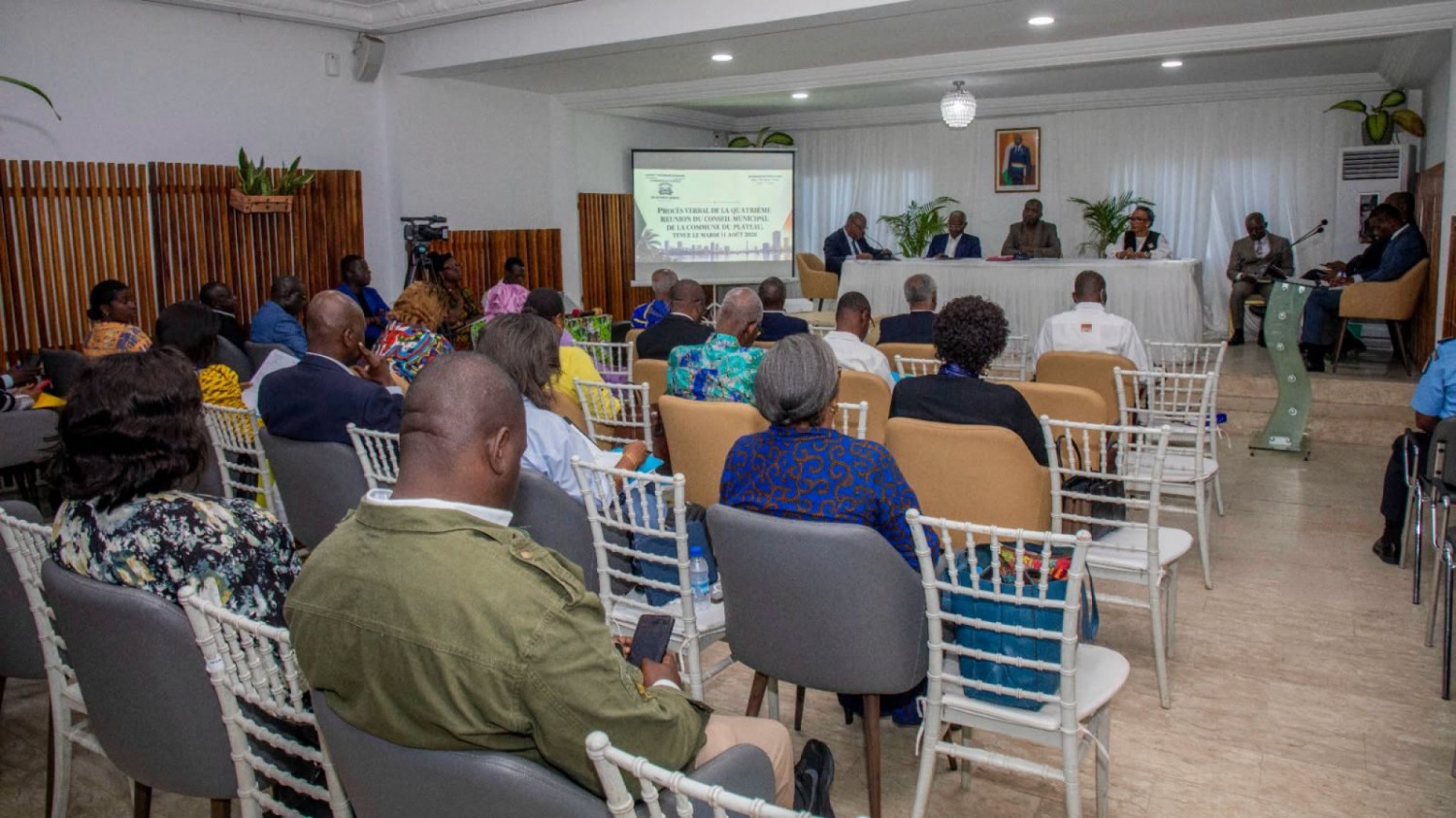 Côte d'Ivoire : Plateau, le Conseil Municipal proteste vigoureusement contre la destruction des biens ainsi que l'immixtion illégale fréquente du District sur son périmètre