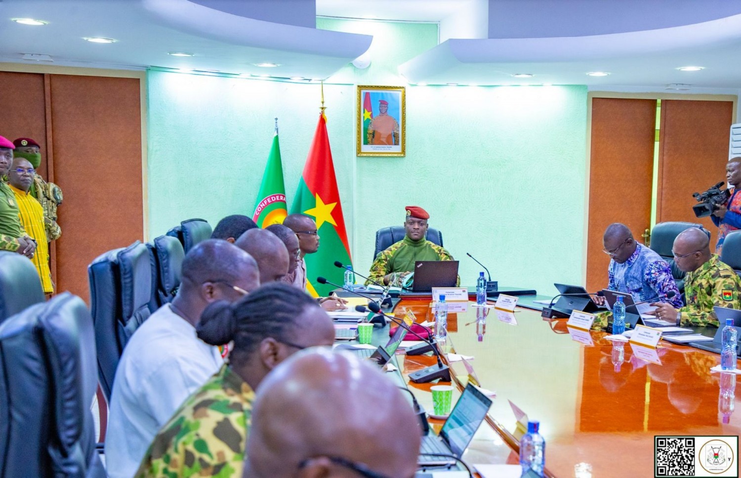 Burkina Faso : le gouvernement honore 325 héros de la nation et refonde le cadre des ONG
