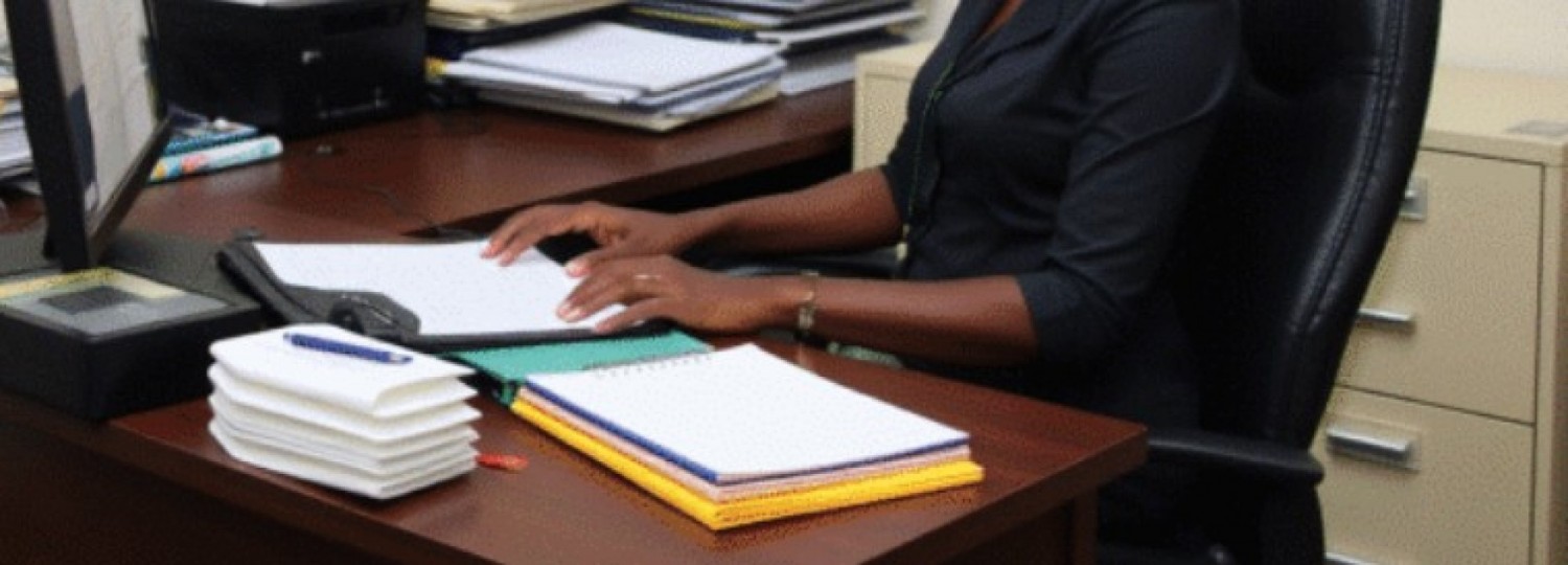 Côte d'Ivoire : Ministère des Infrastructures et de l'Entretien Routier, une Attaché des Finances absente à son poste de travail depuis mai 2024