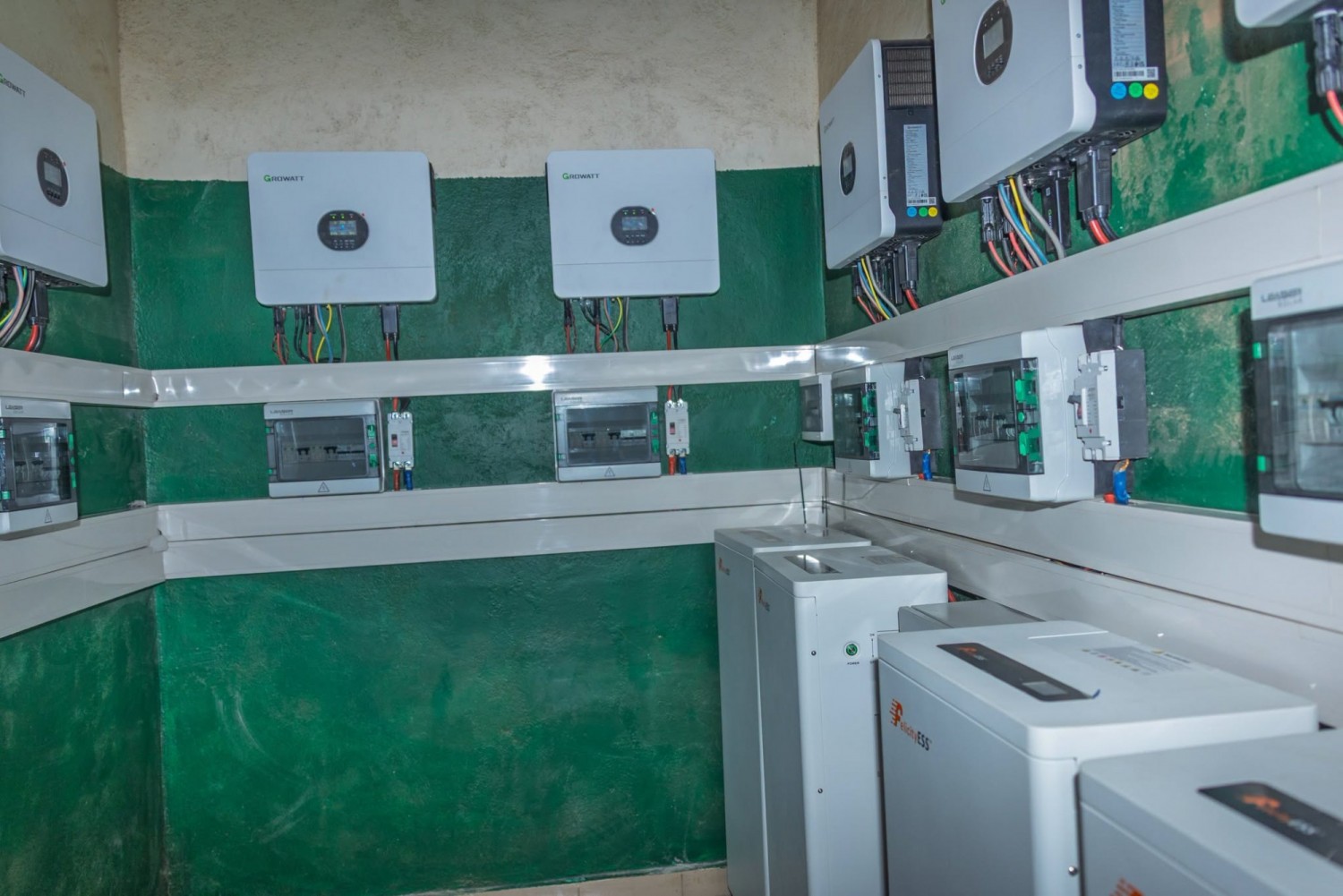 Mali : Assimi Goïta annonce l'équipement de 100 structures de santé en kits solaires
