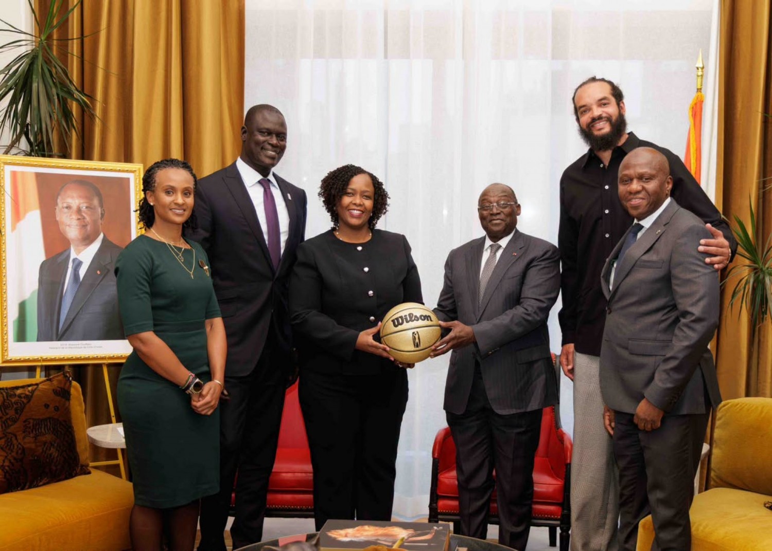 Côte d'Ivoire : À New York, le VP Tiémoko Meyliet Koné discute avec la NBA Africa, qui projette de contribuer au développement de l'écosystème du basketball