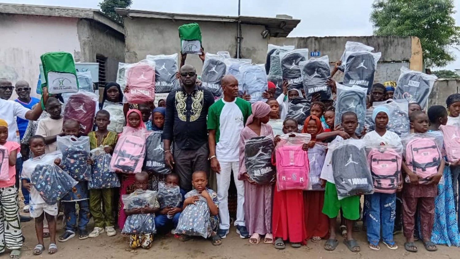 Côte d'Ivoire : Abobo PK18, pour la rentrée scolaire, des enfants orphelins bénéficient de 420 kits scolaires
