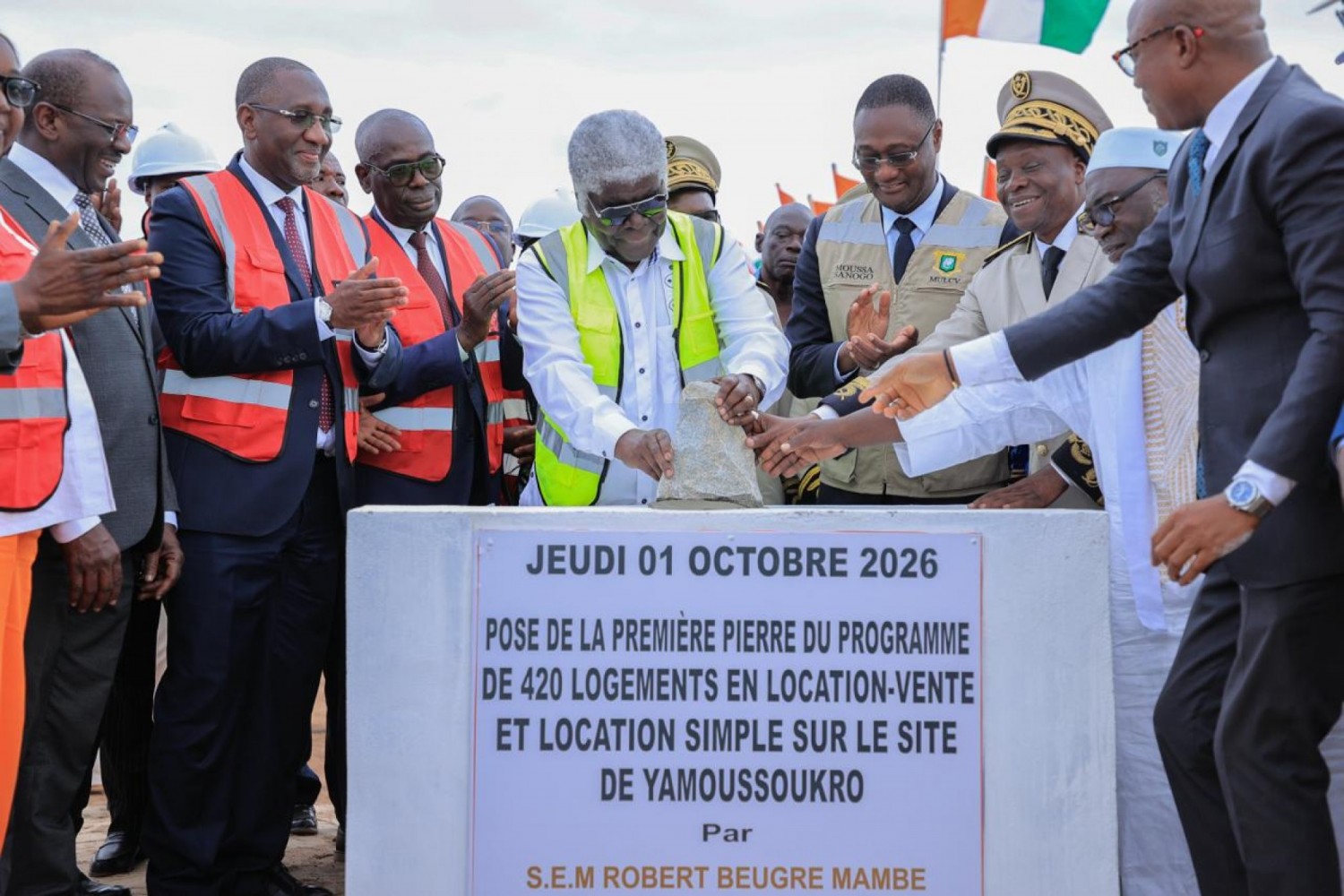 Côte d'Ivoire : Yamoussoukro, Beugré Mambé donne le coup d'envoi aux 420 logements sociaux, la course à la propriété est ouverte