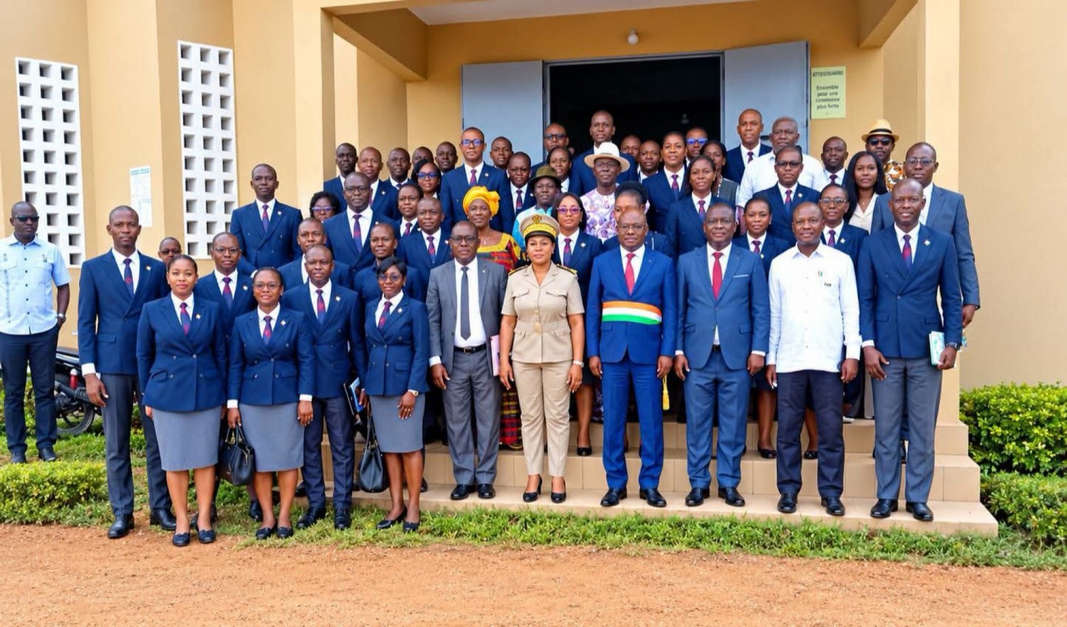 Côte d'Ivoire : Budget communal, à Attiégouakro, le maire renonce à son véhicule de commandement pour offrir un logement social au secteur de l'éducation