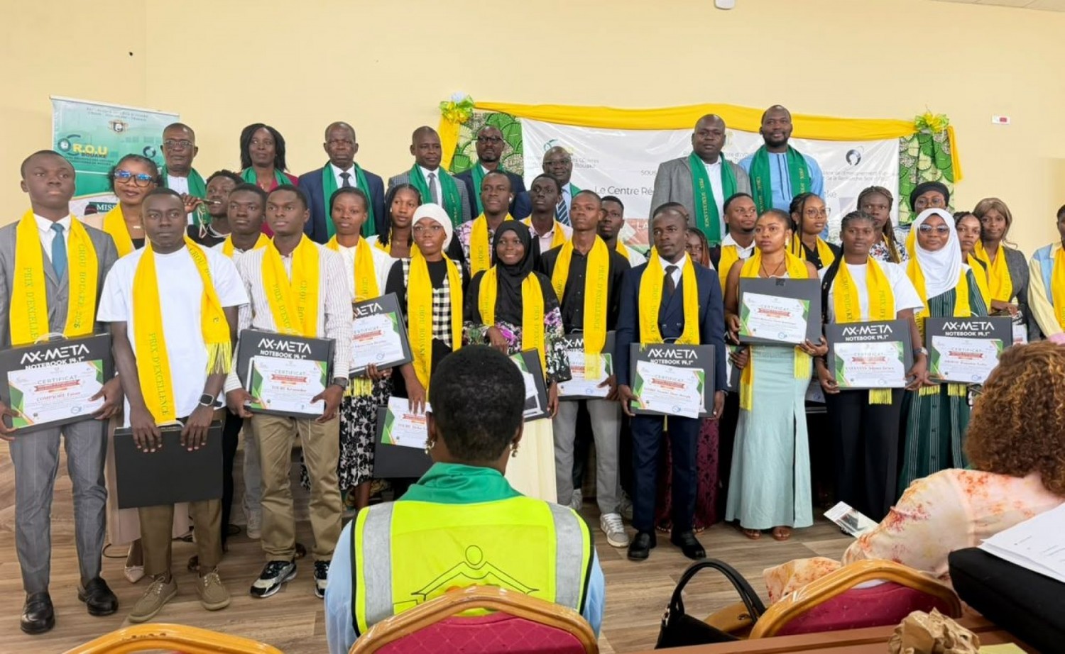 Côte d'Ivoire : Bouaké, 27 étudiants résidents célébrés pour leur mérite à la 3e Journée d'Excellence du CROU