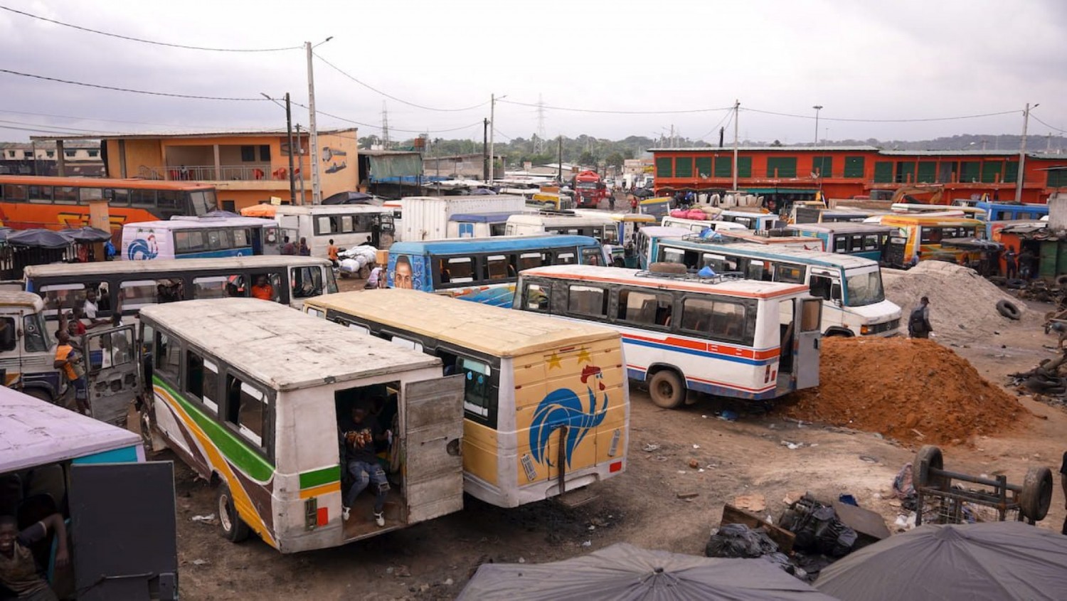 Côte d'Ivoire : En route vers une meilleure organisation du transport artisanal dans le grand Abidjan
