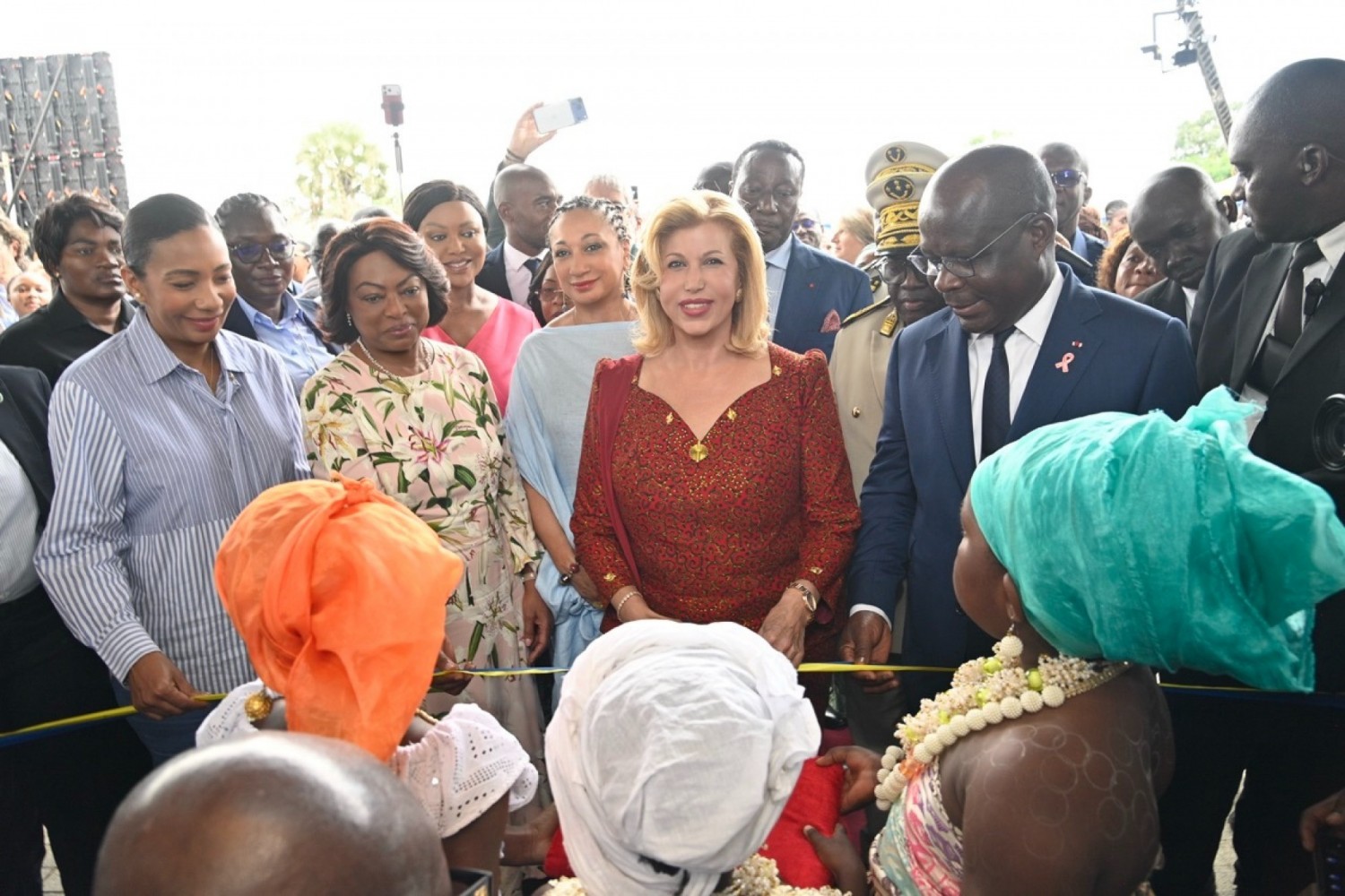 Côte d'Ivoire : Hôpital mère-enfant de Bingerville, Dominique Ouattara redonne espoir aux enfants malades du coeur, un nouveau pôle de chirurgie cardiaque pédiatrique ultramoderne inauguré