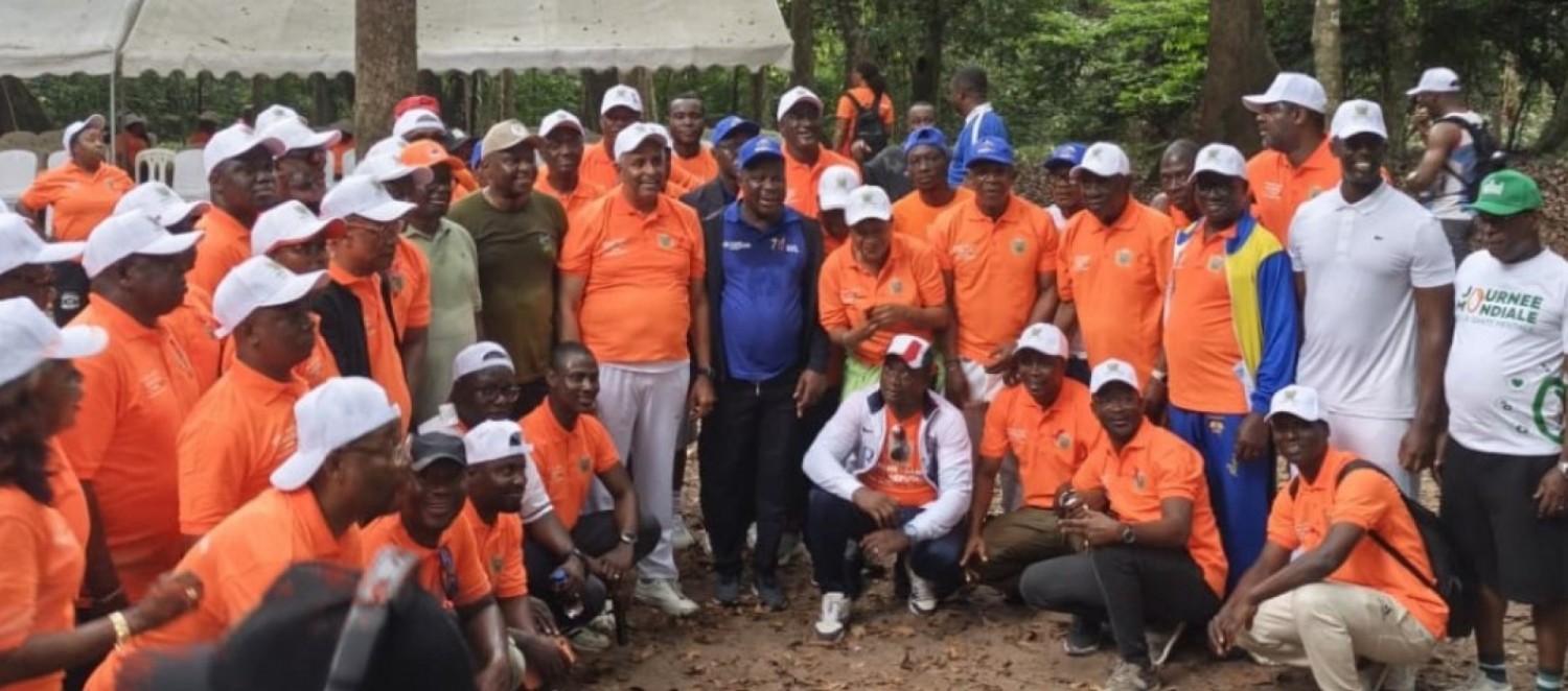Côte d'Ivoire : Santé et environnement, Patrick Achi entraîne les députés sur les sentiers de la forêt du Banco