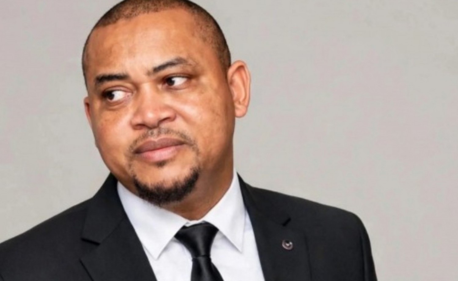 Cameroun : Election au Mrc, le retrait de Pierre Emmanuel Binyam expose la fragilité démocratique de l'opposition