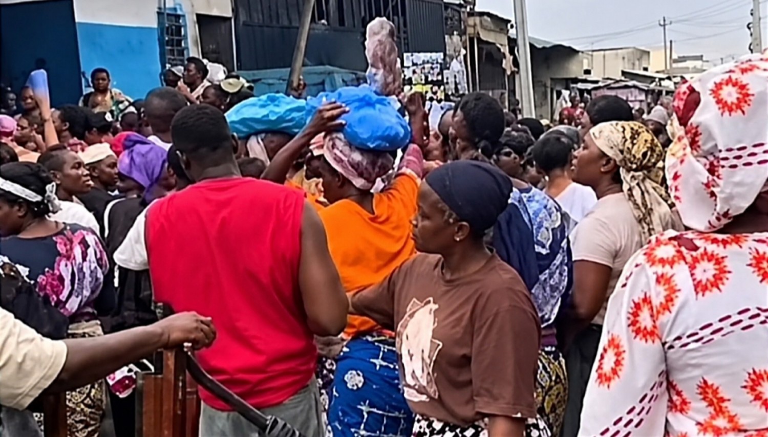 Côte d'Ivoire : Abobo, la hausse du prix du poisson met les commerçantes en colère au grand marché