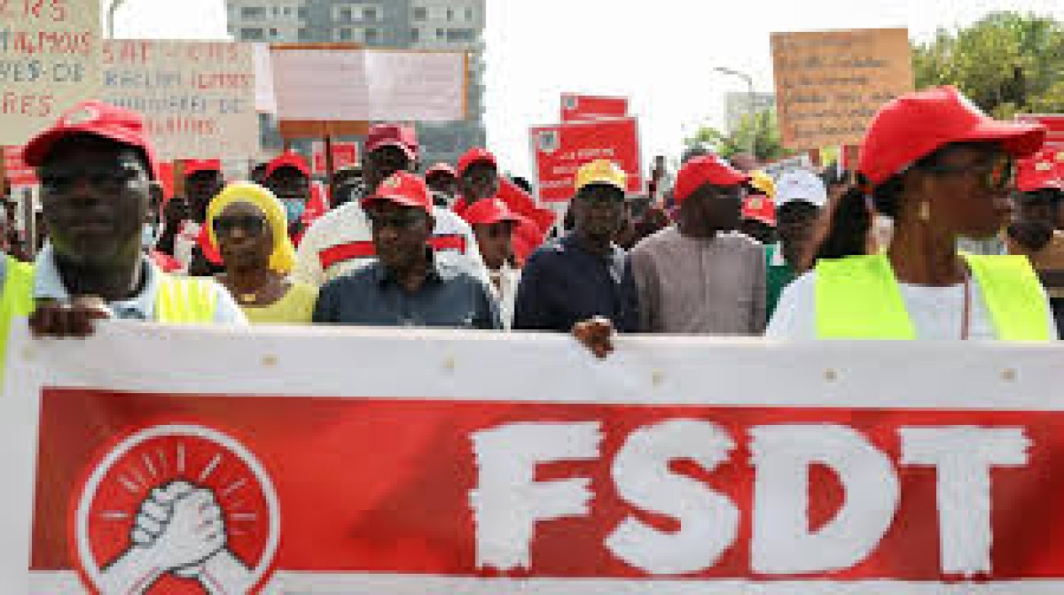 Sénégal : Les syndicats maintiennent la pression sur le gouvernement