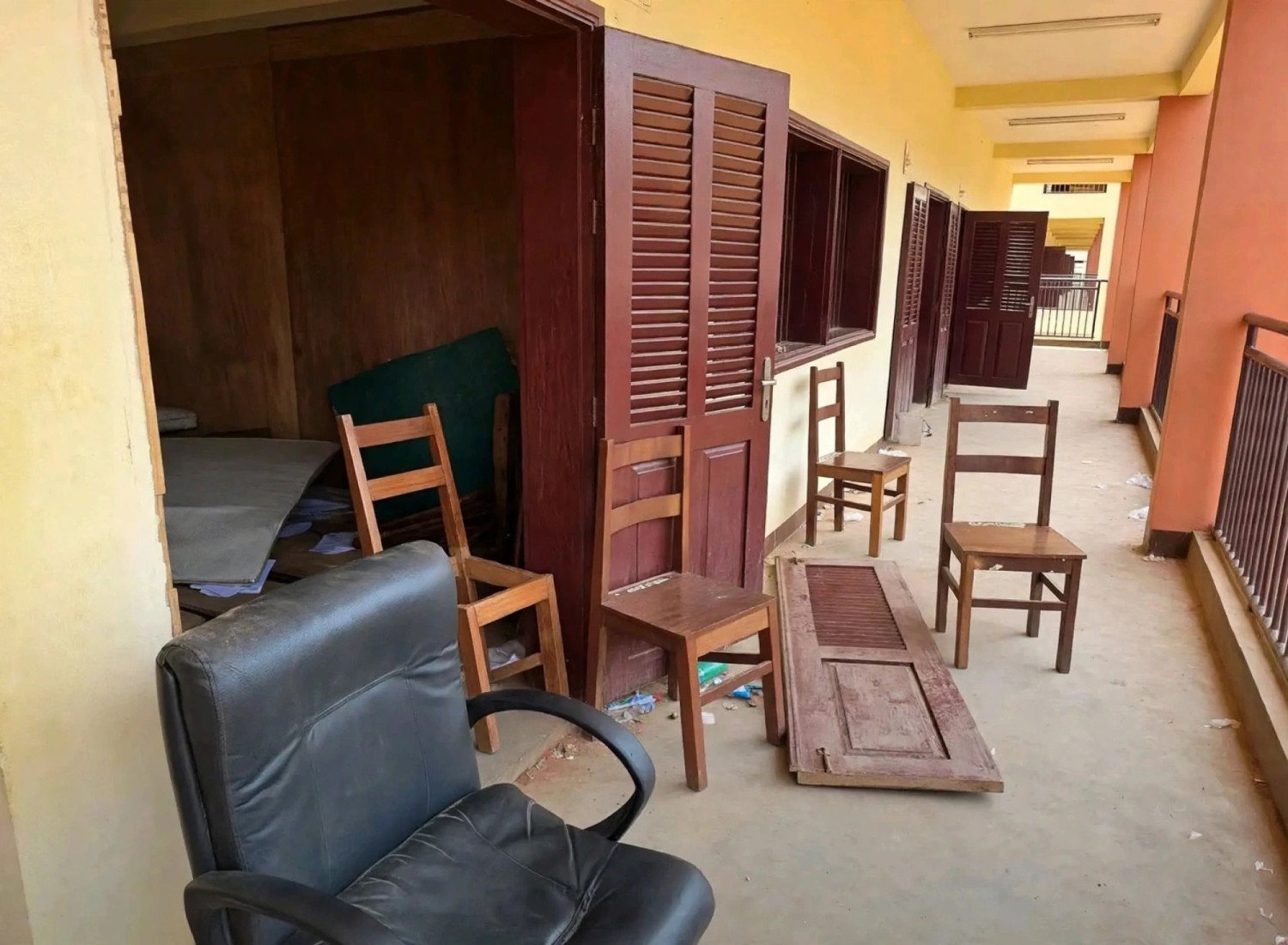 Cameroun: À Yaoundé, 11 élèves devant le conseil de discipline, ils ont saccagé le lycée après la mort de leur camarade