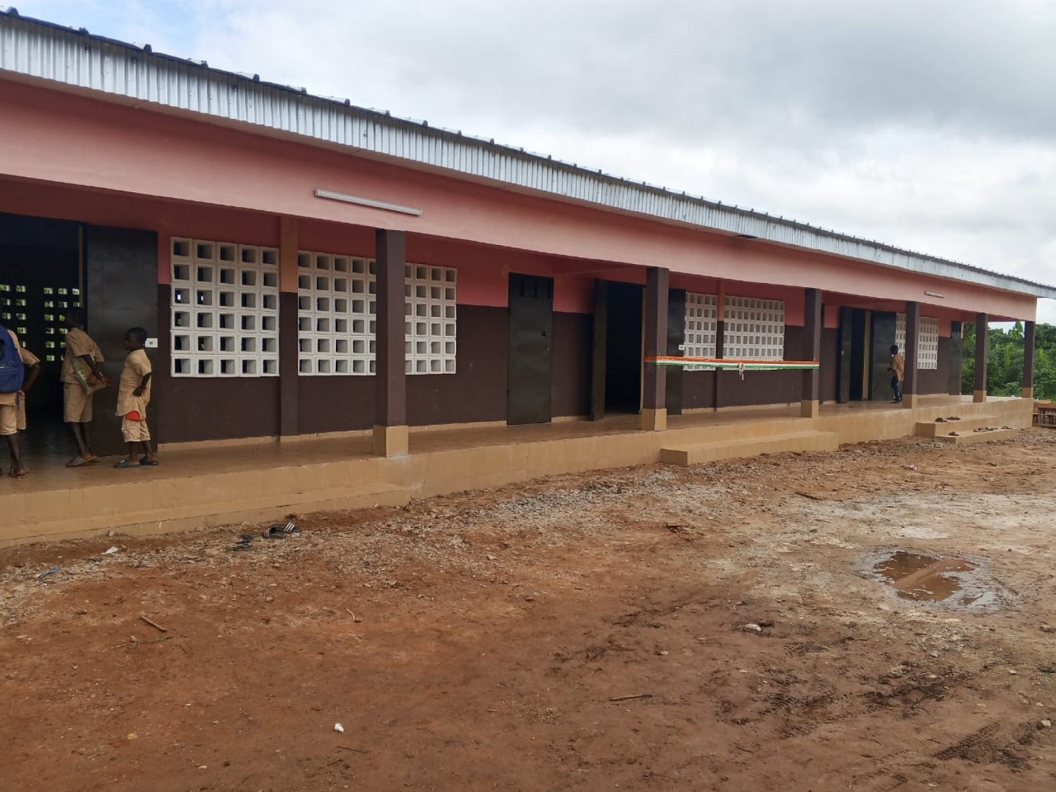 Côte d'Ivoire : Issia, le Conseil régional du Haut Sassandra livre deux écoles et un centre de santé