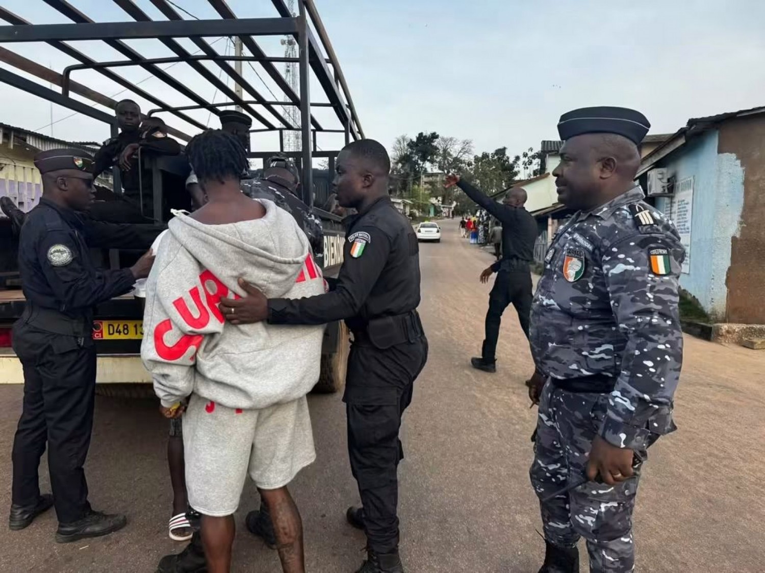 Côte d'Ivoire : Adzopé, 35 interpellations et 21 motos saisies pour le coup d'envoi d'Épervier 12