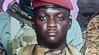 Burkina Faso : Qui est le capitaine Ibrahim Traoré, nouvel homme...