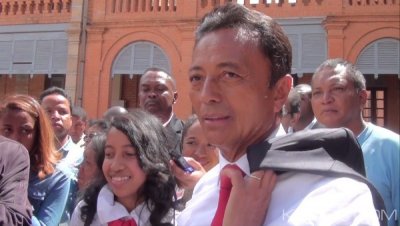 Madagascar : Débouté par la justice, Marc Ravalomanana félicite son adversaire Andry Rajaoelina