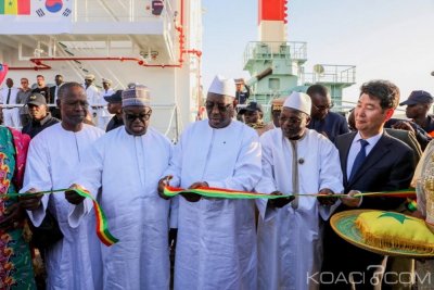 SénégalÂ : À un mois de la présidentielle Macky Sall enchaine les inaugurations, l'opposition réclame l'invalidation de sa candidature