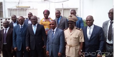 Côte d'Ivoire : L'érosion frontale a fait disparaitre 60 tombes à  Lahou Kpanda, le ministre de l'environnement propose une solution palliative
