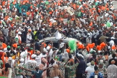 Côte d'Ivoire : Premier congrès ordinaire du RHDP, entrée triomphale de Ouattara et son épouse au stade Houphouët-Boigny